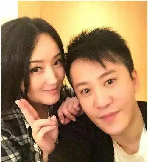 47岁的杨钰莹终于嫁出去了姐弟恋老公和王思聪是好友