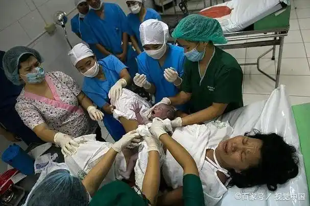 轮到总是劝人顺产的产科医生生孩子,却哭天喊地:"真的太疼了"