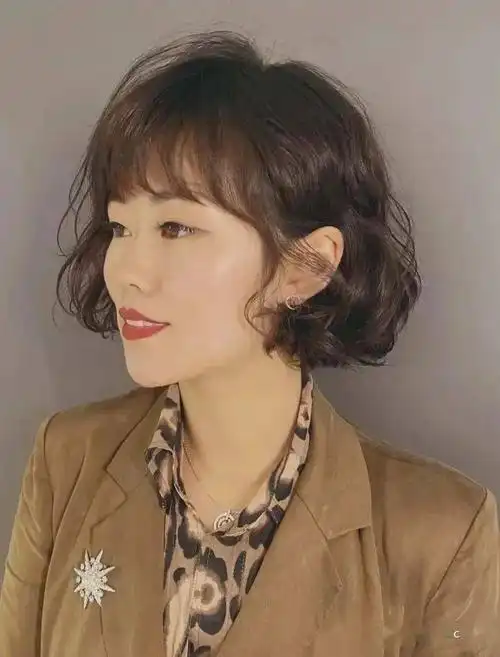 2021高人气烫短发最好看