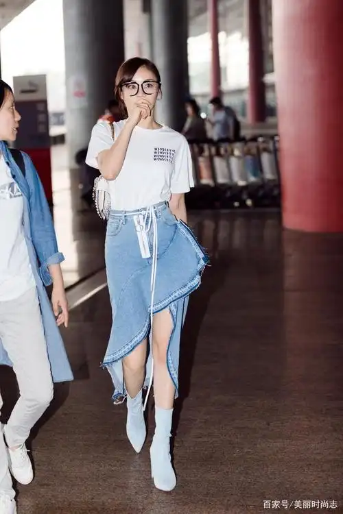 明星夏季穿搭,女星夏日穿搭大pk,羡慕杨幂的身材