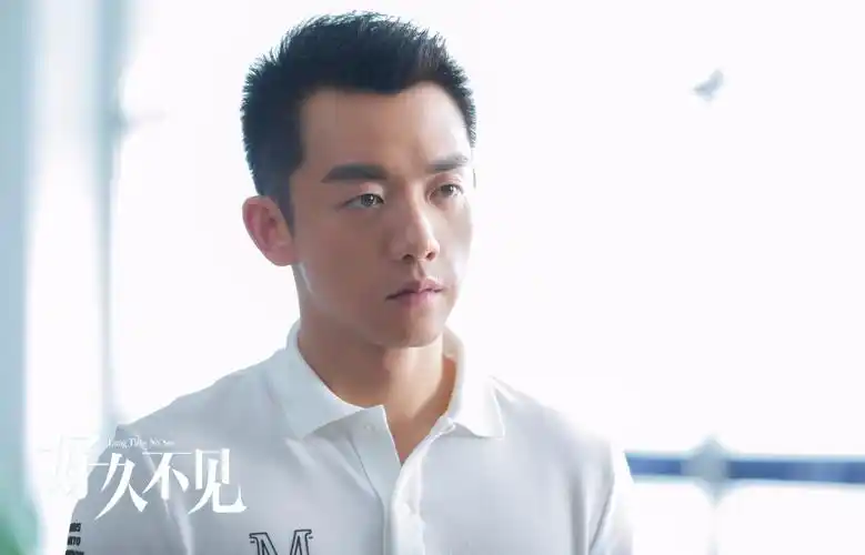 郑恺《好久不见》网播量破10亿 网友:贺言太苏了