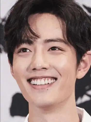 肖战未修图曝光,笑起来眼部"痕迹"太明显,网友纷纷按下截屏键