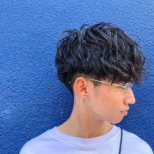 日系烫发 - 日式发型男生 - 实验室设备网