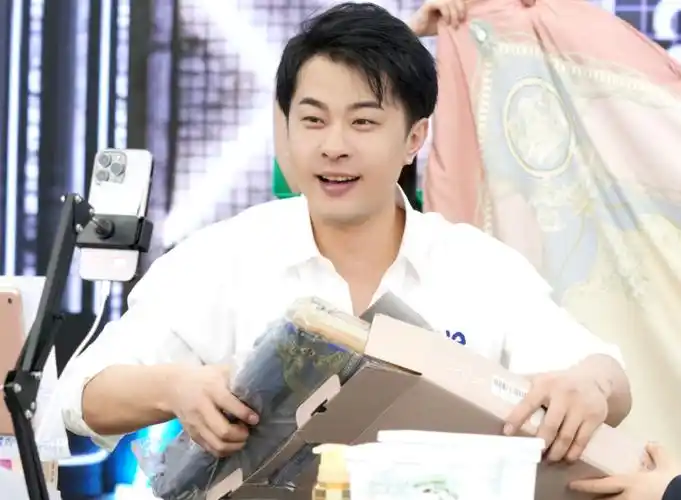 网红辛巴身价多少个亿(辛巴个人简历资料)