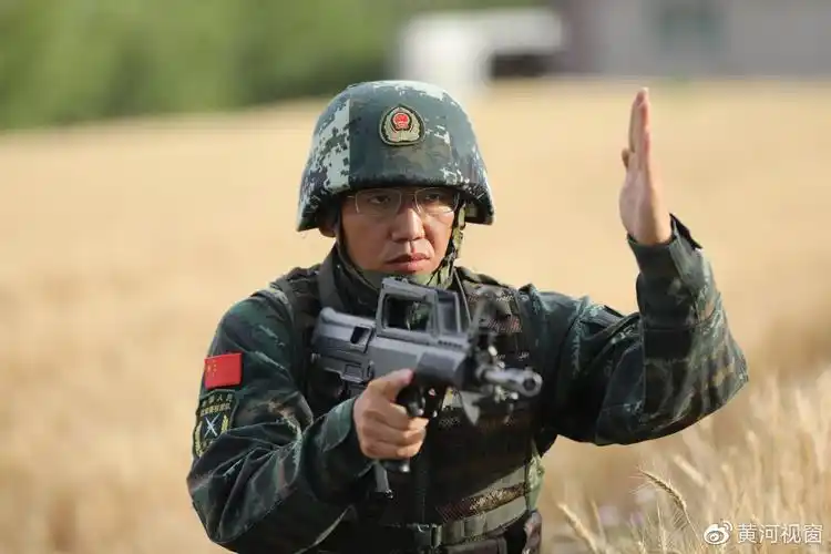 武警临汾支队薛晟铁骨铮铮军人情