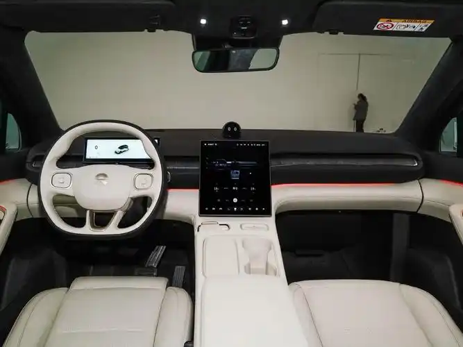 蔚来全新es6正式上市 售价36.8-42.6万元