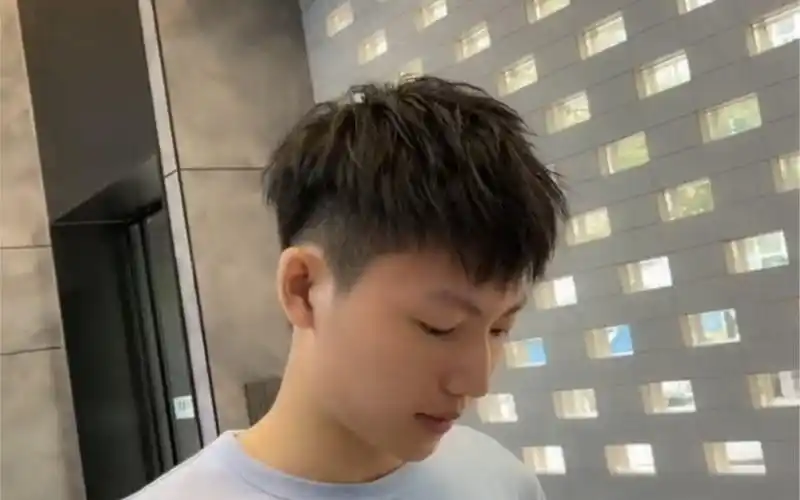 烟花小碎盖 男生烟花烫手法教程分享