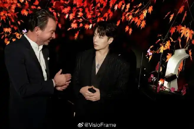 张艺兴的手很礼貌##张艺兴礼貌手