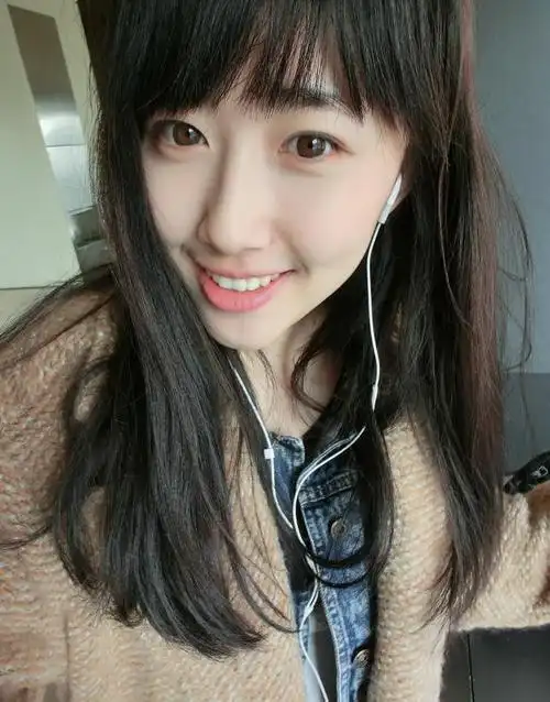 人大"女神"康逸琨清纯美照全纪录|好玩吧