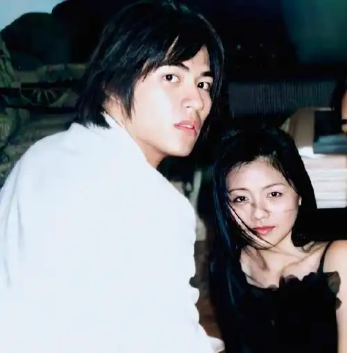 过气顶流周渝民落魄了其实他的钱多到能任性环游世界玩乐