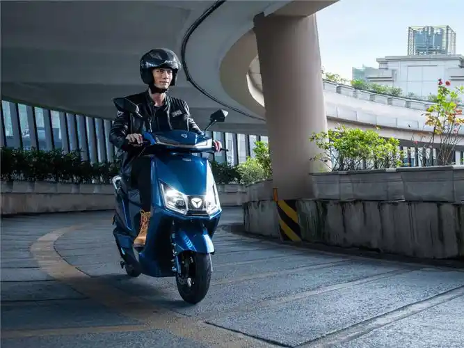 骑上雅迪电动车,做乘风破浪的领航者