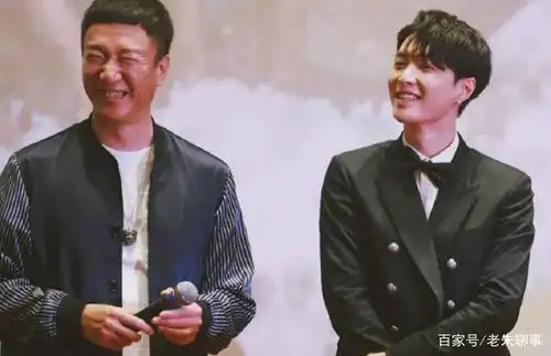 孙红雷时隔多年再夸张艺兴:我的骄傲!艺兴的回应让人期待