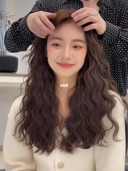 时尚的轮回  #笔记灵感   #成都烫发   #成都理发店08长脸 圆脸,方