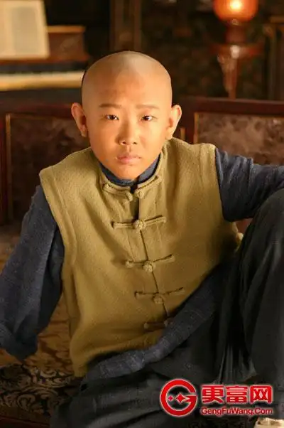 娶个媳妇像老妈,他被戏称荧幕最丑不老童星