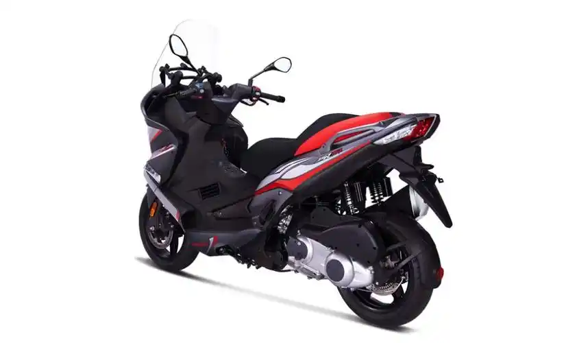 阿普利亚srmax300