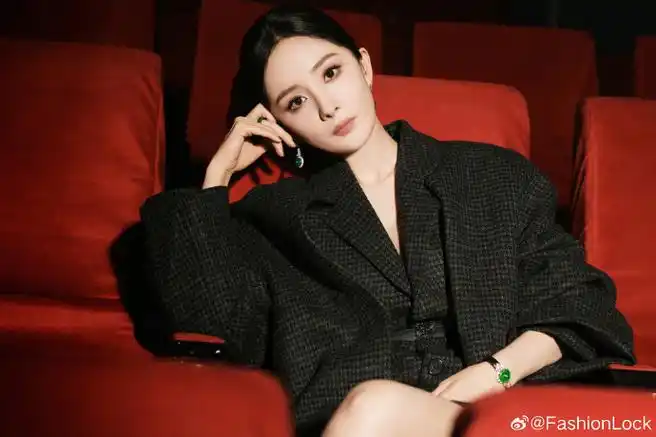 杨幂翡翠##w年度盛典红毯