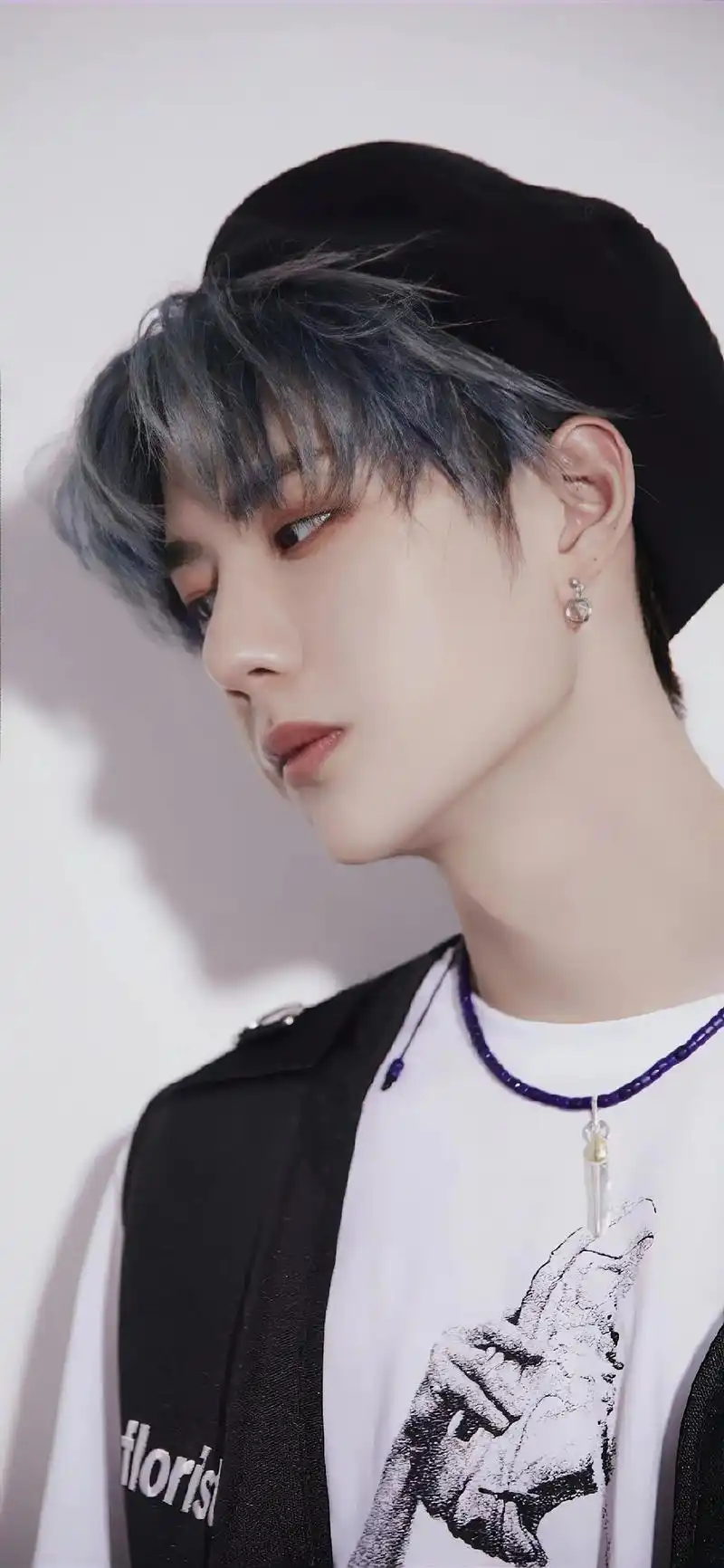 王一博精选壁纸.再见和日落的寓意都是未完待续95 #王一博 - 抖音