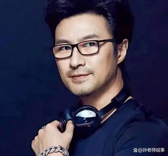 汪峰,一位在音乐圈内享有盛誉的歌手,不仅以其出色的音乐才华和深情的