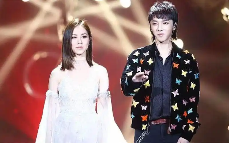 邓紫棋不再隐瞒,首次回应与华晨宇分手真相,张碧晨回应引发热议