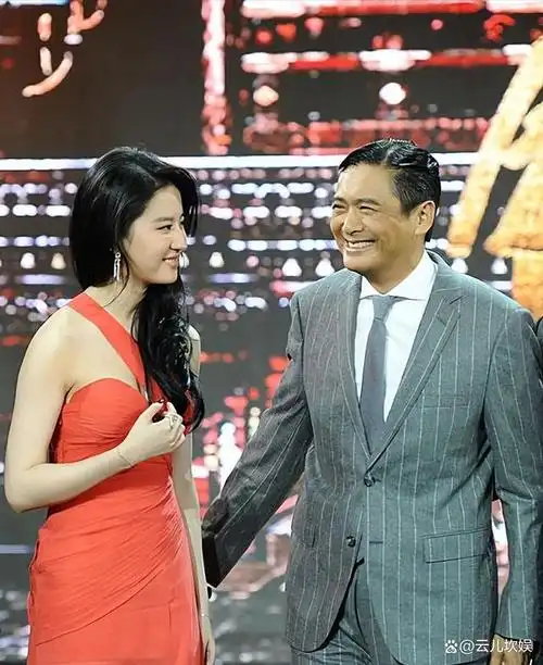 杨采钰:撬走刘亦菲身后的男人,认爱大30岁金主,她究竟想要什么