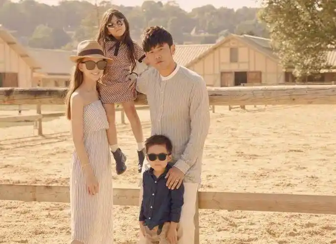 周杰伦重游和侯佩岑恋情曝光地还带儿子逛曾称再也不去代官山