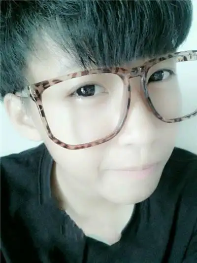 13岁男孩发型短发潮流