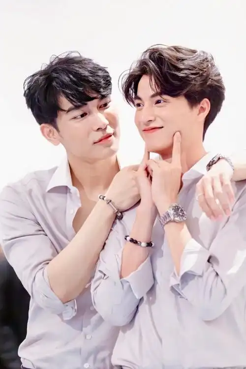 mewgulf[超话]# 我很无聊的问我同事我. 来自会飞的小甲 - 微博