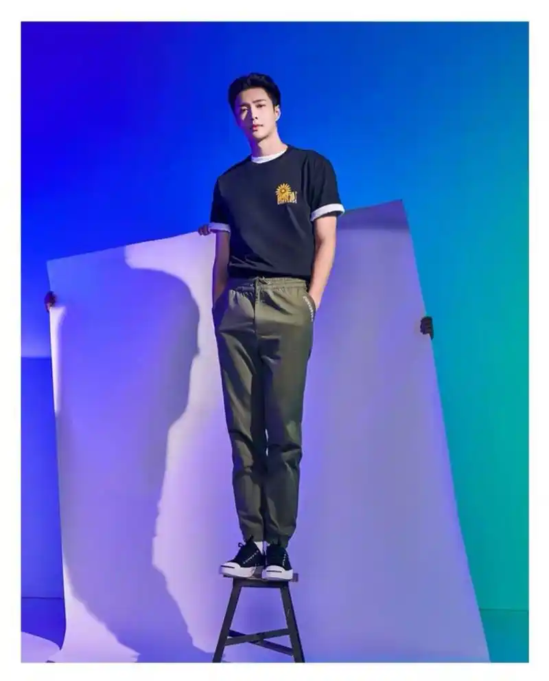 张艺兴 @张艺兴代言匡威 @张艺兴 200418 converse官方旗舰店感新