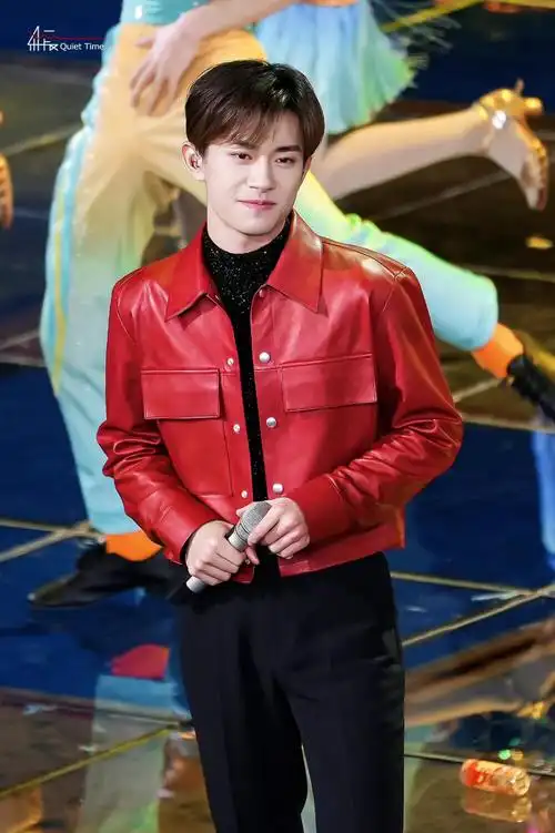 易烊千玺央视春晚