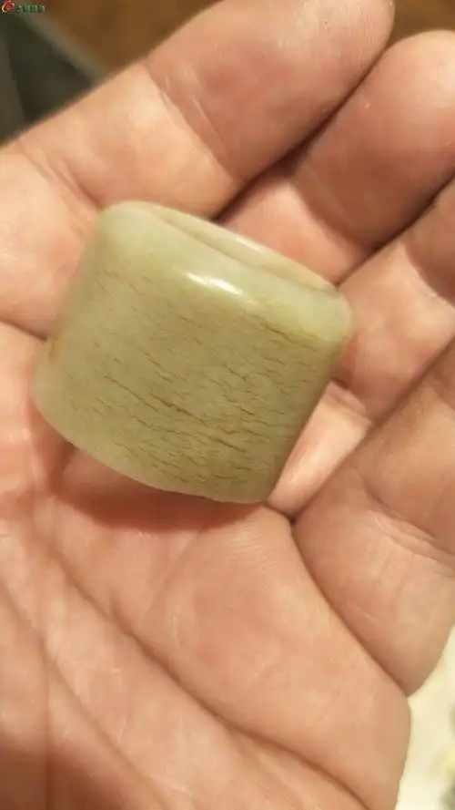 [欣赏] 清代极美牛毛沁昆式扳指,不是一般的润