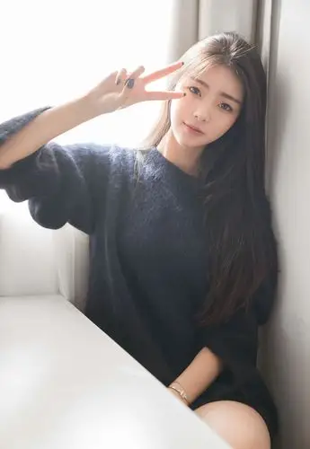 时尚漂亮迷人的美女散发女性之美身材真有很有吸引力