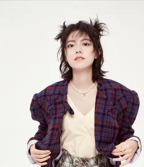 赵今麦短发很软萌休闲风服装简单好看原来这就是17岁的模样