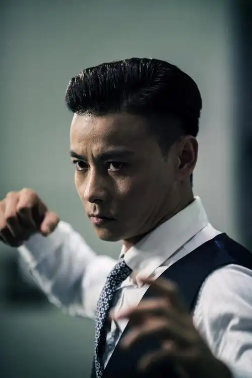 p>张晋(max zhang),1974年5月19日出生于重庆市,华语影视男演员,导演