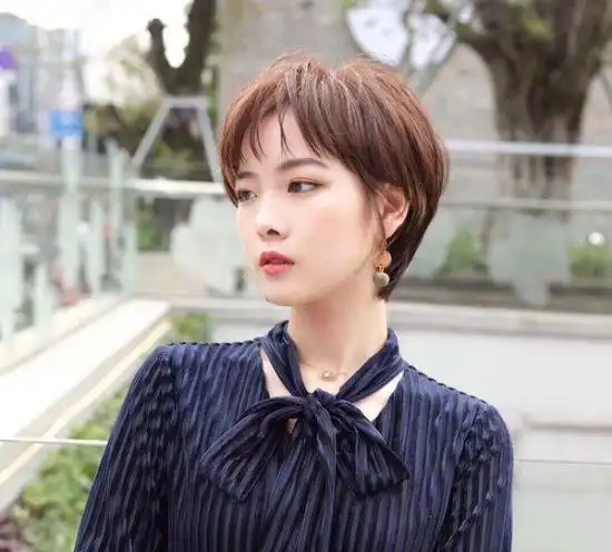 今年流行超短发风格听说颜值高的小姐姐都梳的超短发型图2
