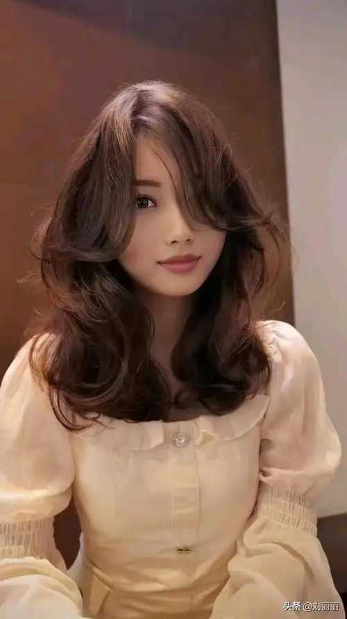 波波头烫发发尾小卷,bob短发卷