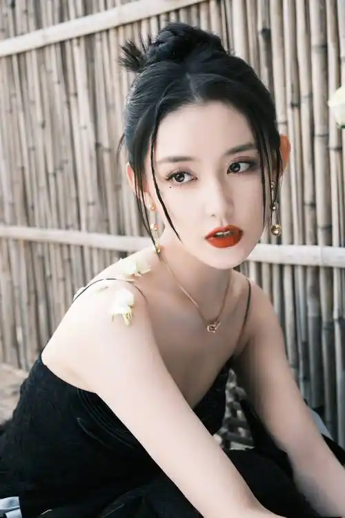 蒋依依希望尽快解约,曾在《三千鸦杀》艳压赵露思,今成沧海遗珠_时间