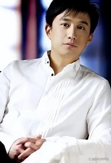 黄磊追到孙莉时她才17岁开始不明白看清大学旧照后瞬间就懂了