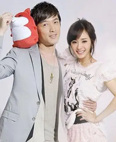 【图】胡歌和杨幂的合照被扒出昔日恋情 秒删微博现端倪