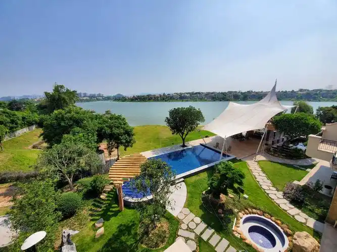 8房14床碧桂园美林湖无边际泳池一线湖景超美度假别墅