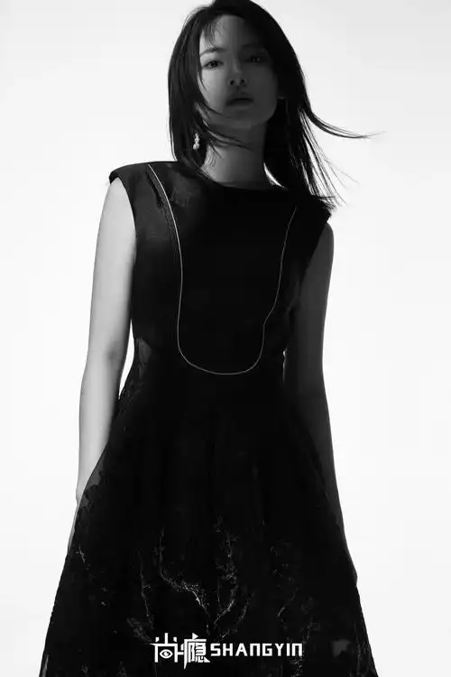 璀璨星光孙安可时尚大片演绎率性优雅穿搭