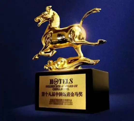 郑力文荣获《中国旅游美食领军人物》称号,出席餐饮年会暨金马奖庆功