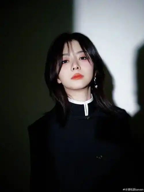 谭松韵这萌妹的脸没想全包眼线也这么美真就是可盐可甜啊