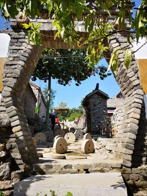 步入神秘的石头部落!