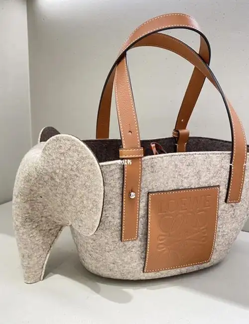 loewe   #罗意威  #loewe大象包  #折扣分享