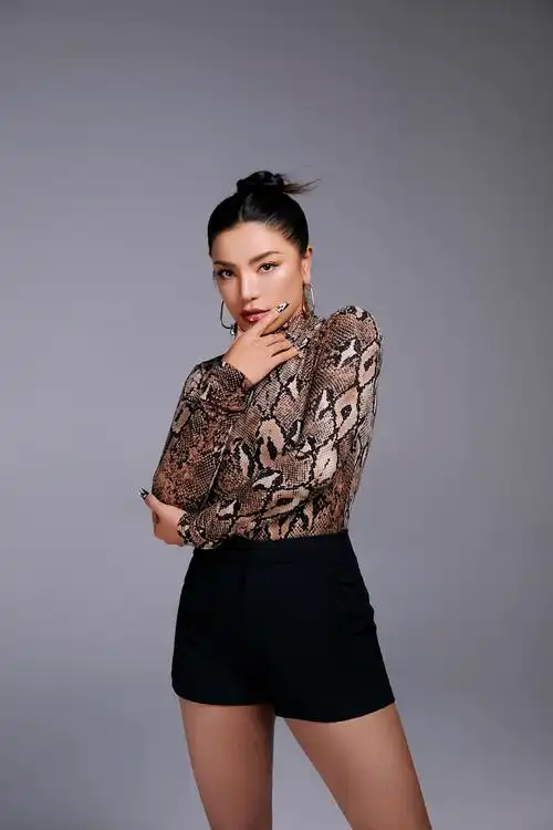 年轻的火光滚烫的梦想江映蓉联袂杜天宇唱出z世代的燃烧青春