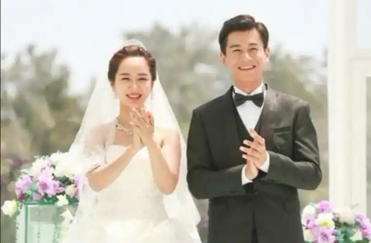 杨紫的头是如何一步步变小的