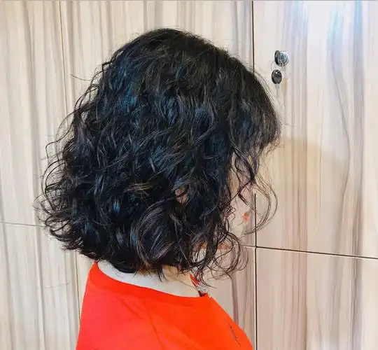 女士发型不知怎么剪?不如试试这14款,洋气修颜很女神