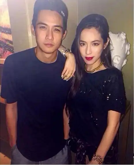 elroy和萧亚轩在吴建豪婚礼上认识,共同朋友是王阳明表弟.