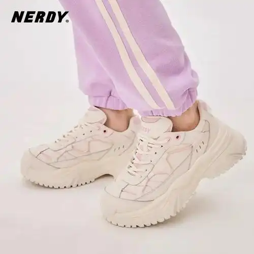 李佳琦直播间nerdy老爹鞋奶白色