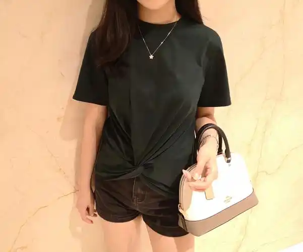 个性下摆交叉扭结短袖t恤